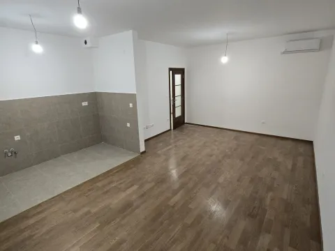 Rent, three bedroom apartment, 81m², Vezirov Most, Podgorica - image 2