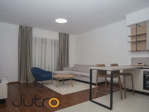 Izdavanje, dvosoban stan, 89m², Podgorica, Crna Gora