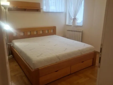 Izdavanje, trosoban stan, 82m², Dedinje Sve Podlokacije, Beograd - image 10