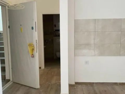 Sale, four bedroom apartment, 79m², Medijana, Niš - image 4