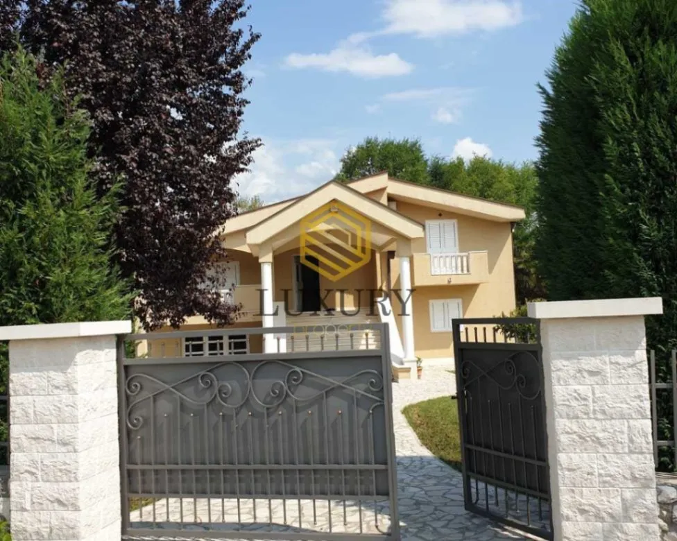Rent, house, 280m², Kosić, Danilovgrad