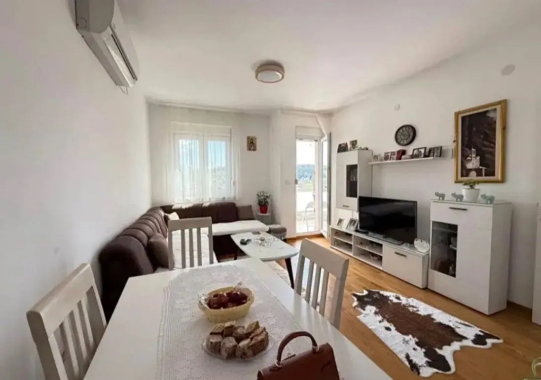 Izdavanje, jednosoban stan, 43m², City Kej, Podgorica