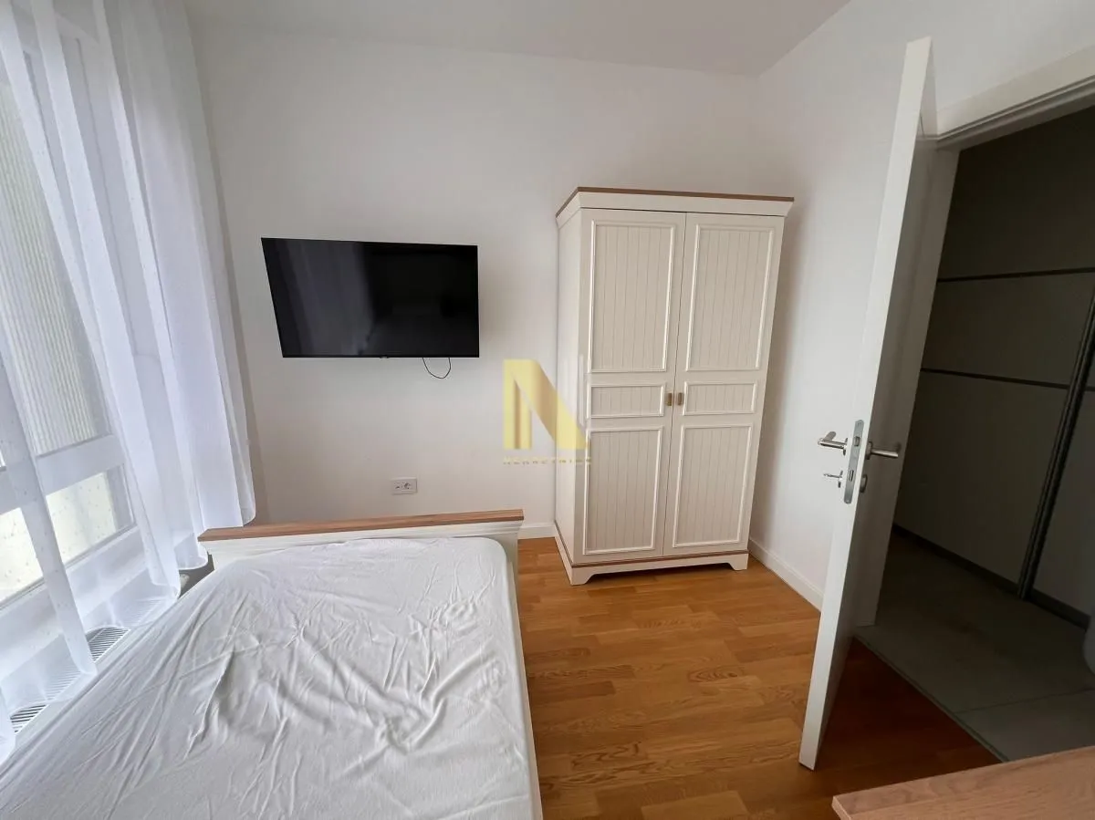 Izdavanje, dvosoban stan, 56m², Novo naselje, Novi Sad