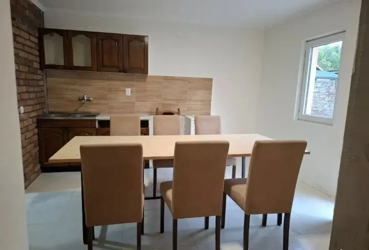 Izdavanje, kuća, 90m², Boljevci, Surčin