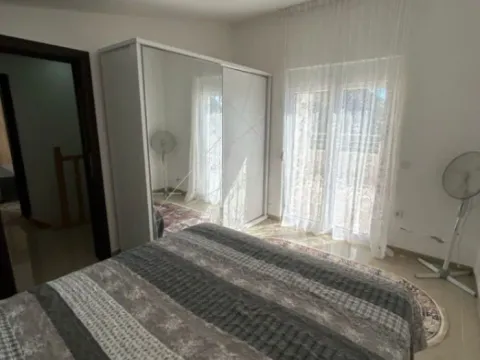 Izdavanje, trosoban stan, 138m², Tuđemili, Bar - image 7