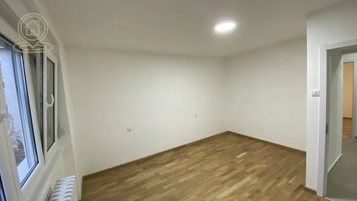 Prodaja, trosoban stan, 54m², Sajmište, Novi Sad