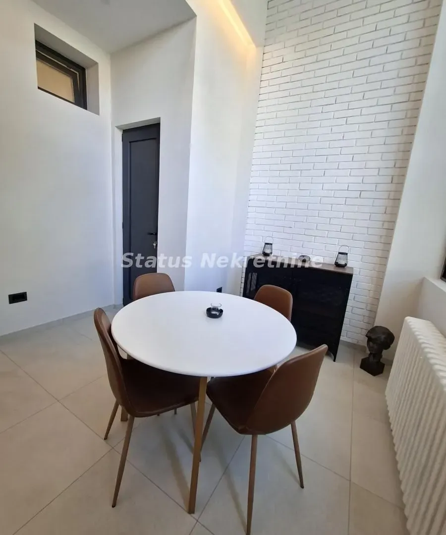 Prodaja, trosoban stan, 100m², Stari grad, Novi Sad