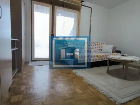 Prodaja, trosoban stan, 74m², Ćuprija, Srbija - image 5