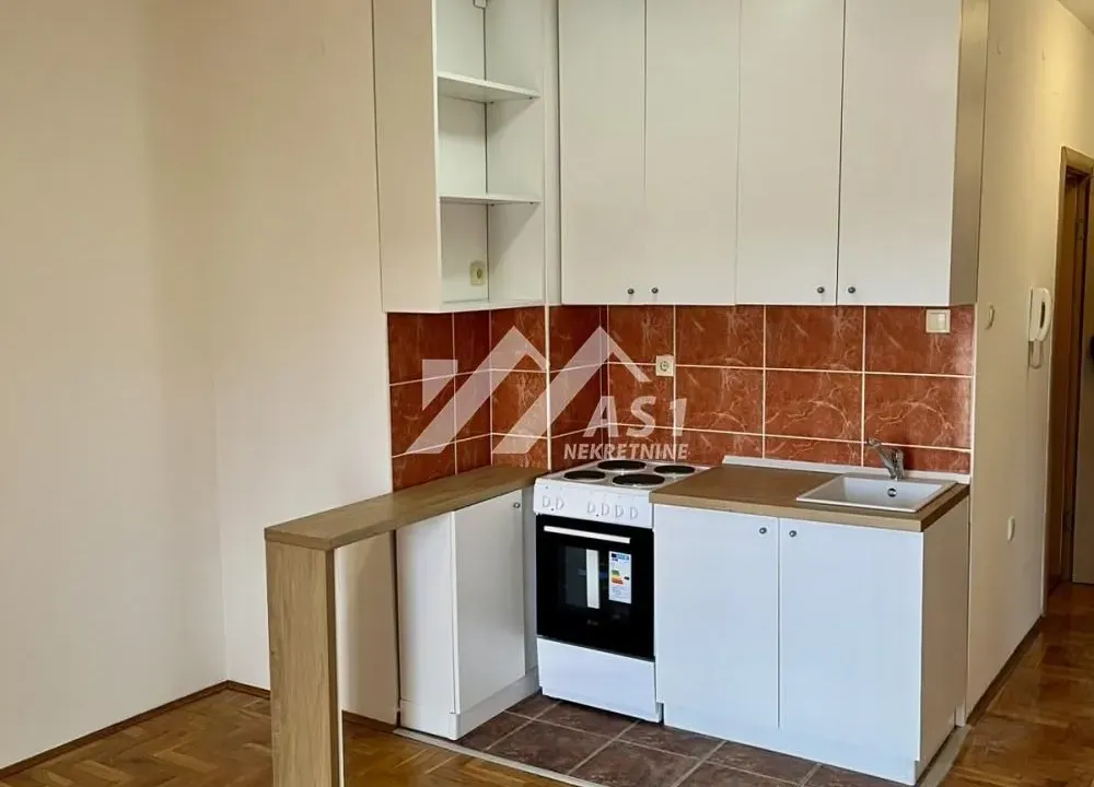 Izdavanje, jednosoban stan, 40m², Adamovićevo Naselje, Novi Sad Sve Podlokacije