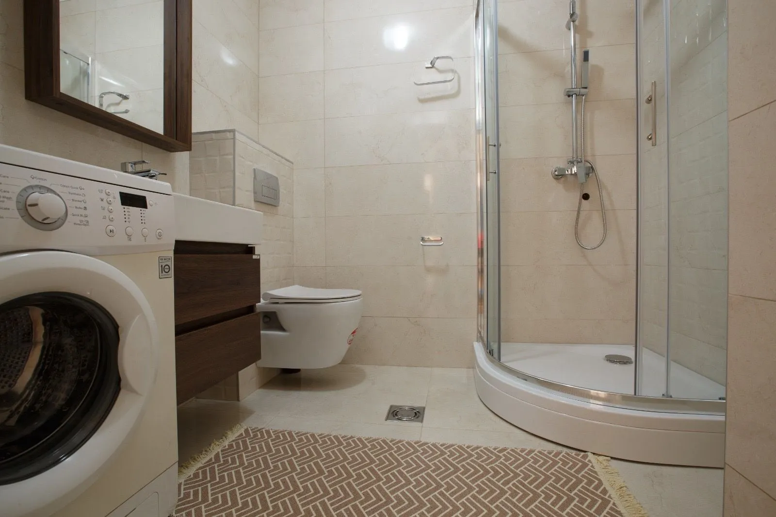 Rent, two bedroom apartment, 85m², Dobrota, Kotor