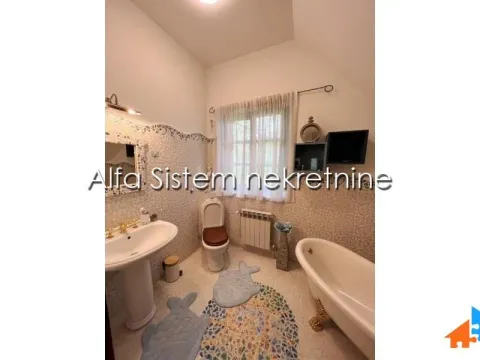 Izdavanje, kuća, 360m², Banjica, Voždovac Sve Podlokacije - image 23