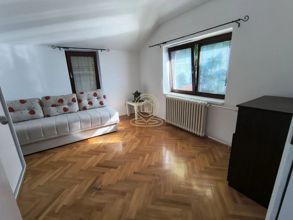 Rent, four bedroom apartment, 100m², Senjak, Beograd