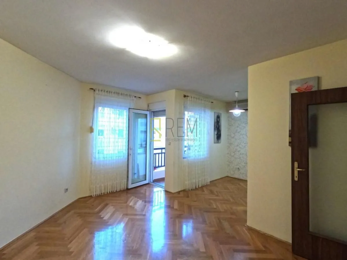 Prodaja, dvosoban stan, 65m², Blok 9, Podgorica