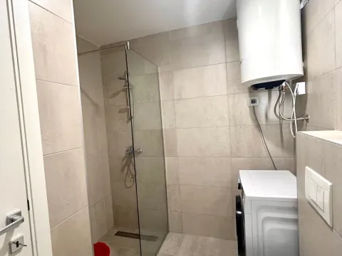 Izdavanje, jednosoban stan, 47m², Stari Aerodrom, Podgorica - image 9