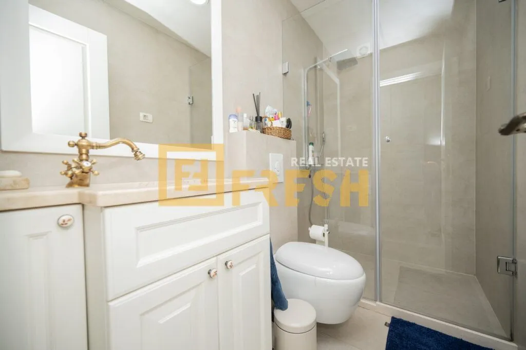 Prodaja, trosoban stan, 180m², City Kvart, Podgorica