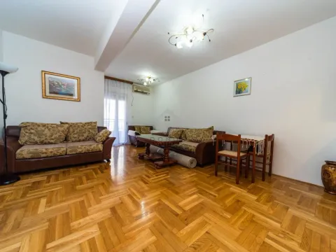 Izdavanje, jednosoban stan, 45m², Zabjelo, Podgorica - image 1