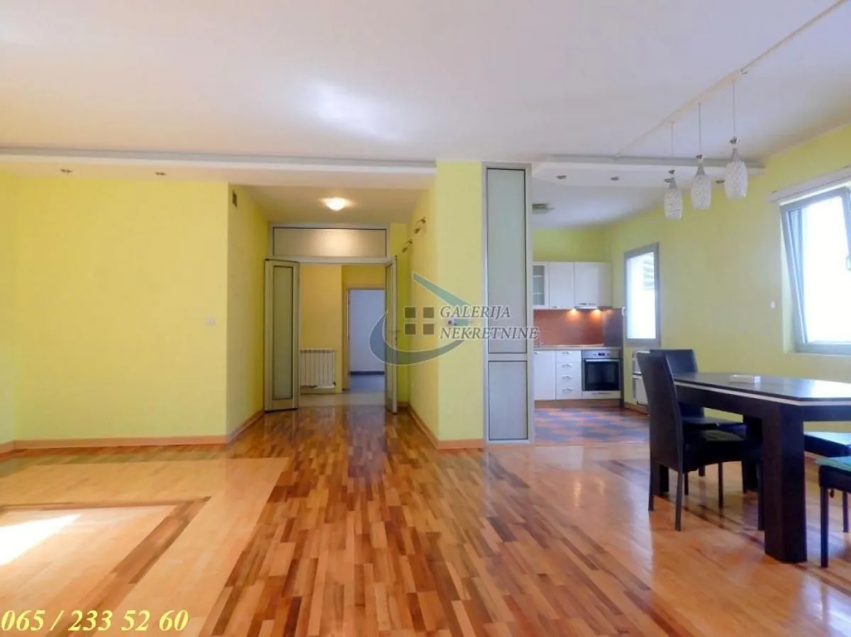 Izdavanje, četvorosoban stan, 130m², Profesorska Kolonija, Palilula Sve Podlokacije