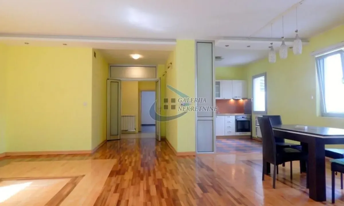 Izdavanje, četvorosoban stan, 130m², Profesorska Kolonija, Palilula Sve Podlokacije