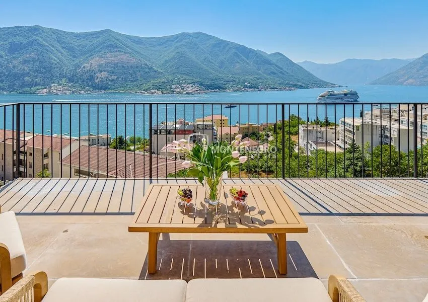 Prodaja, trosoban stan, 158m², Dobrota, Kotor