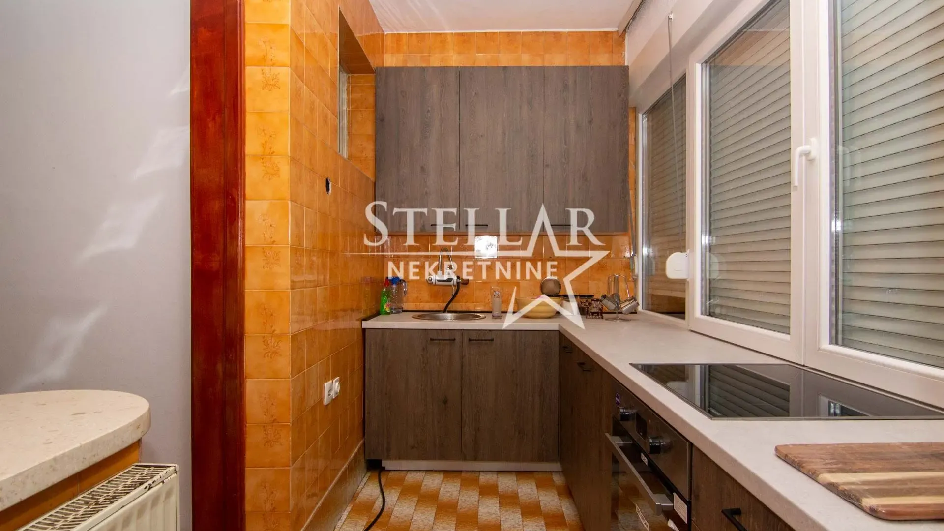 Izdavanje, dvosoban stan, 80m², Centar, Podgorica