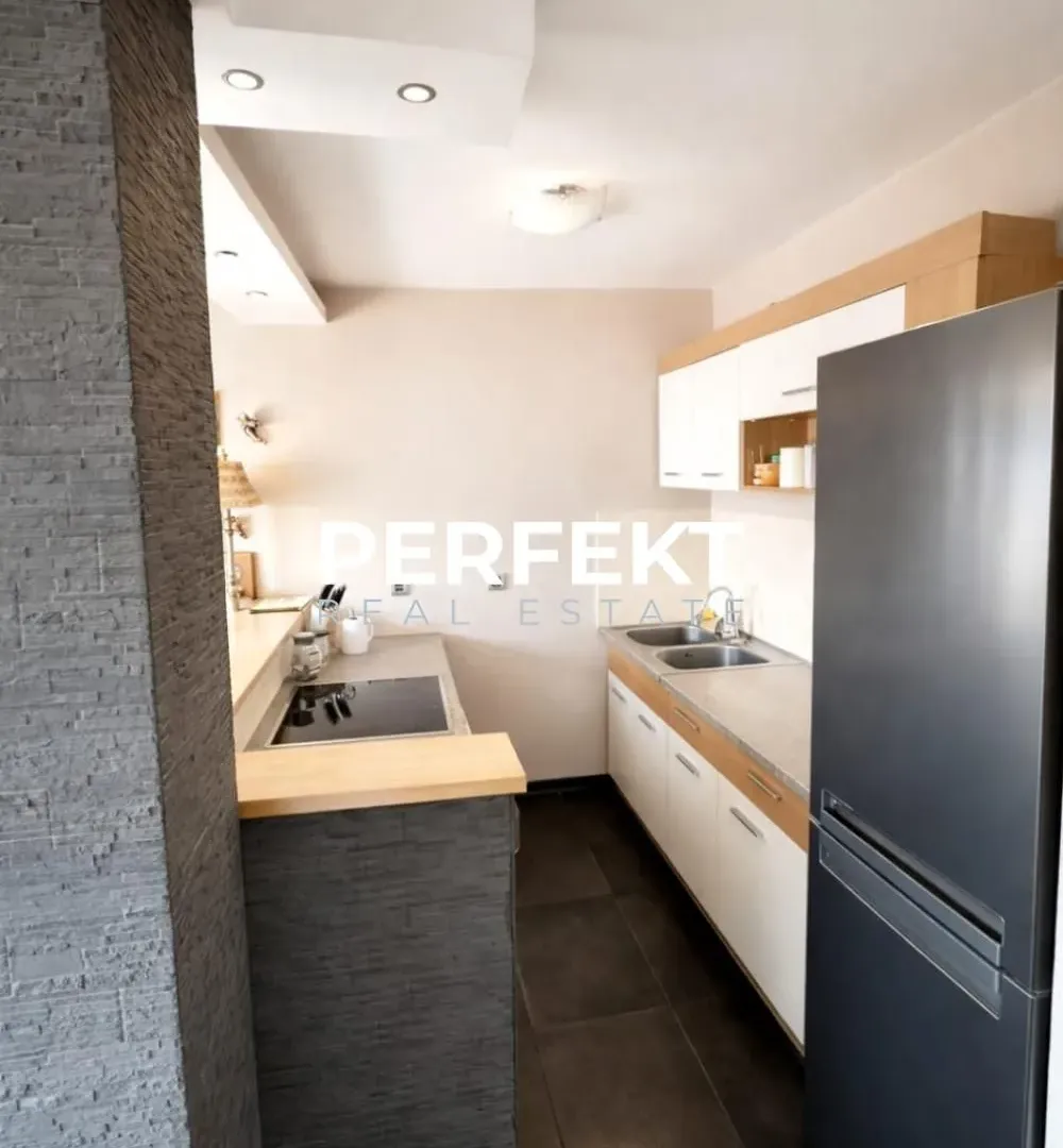Prodaja, trosoban stan, 79m², Centar, Pančevo