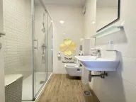 Izdavanje, trosoban stan, 85m², City Kej, Podgorica - image 13