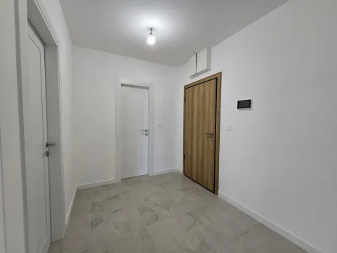 Rent, three bedroom apartment, 126m², Tološka šuma, Podgorica - image 10