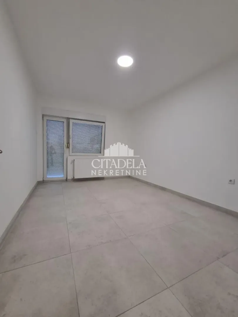 Izdavanje, trosoban stan, 85m², Čukarica, Beograd