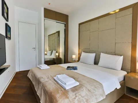 Izdavanje, jednosoban stan, 77m², Tre Canne, Budva - image 2