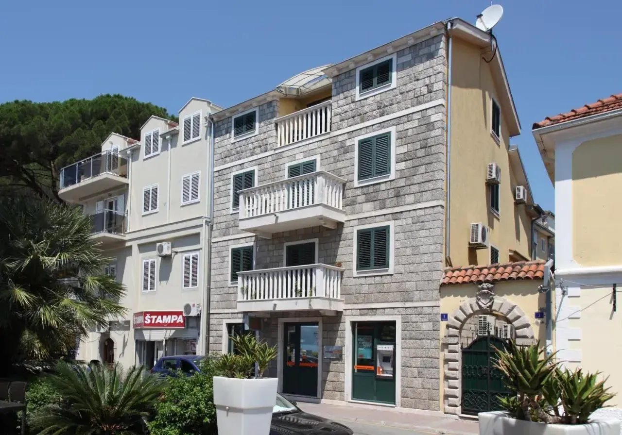 Prodaja, kuća, 321m², Tivat, Crna Gora