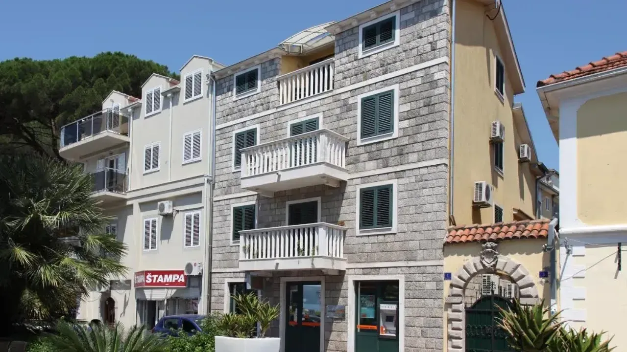 Prodaja, kuća, 321m², Tivat, Crna Gora