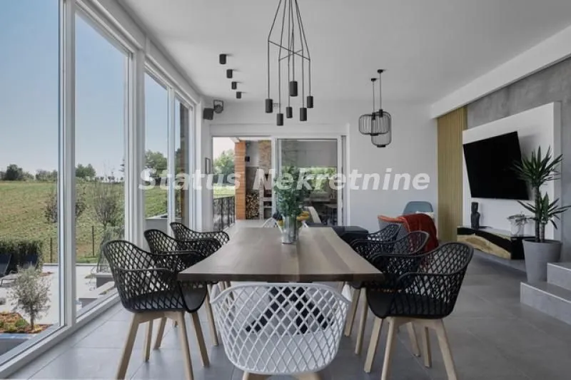 Izdavanje, kuća, 310m², Sremski Karlovci, Novi Sad