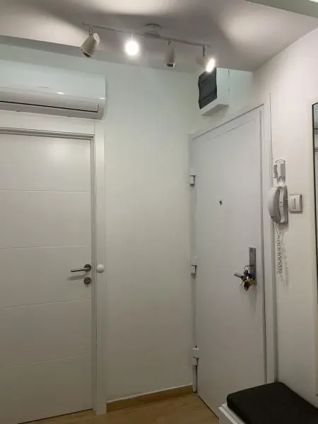 Izdavanje, četvorosoban stan, 100m², Vračar Sve Podlokacije, Beograd