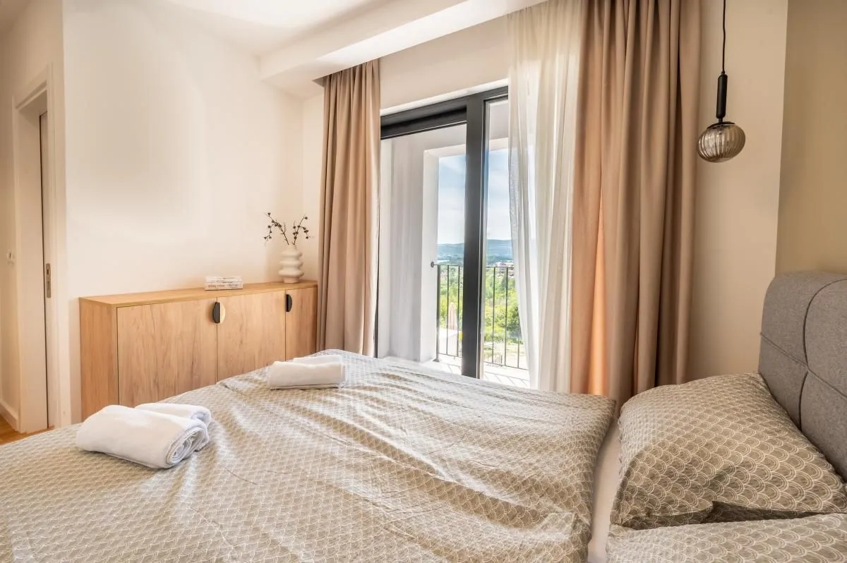 Prodaja, kuća, 250m², Mrčevac, Tivat