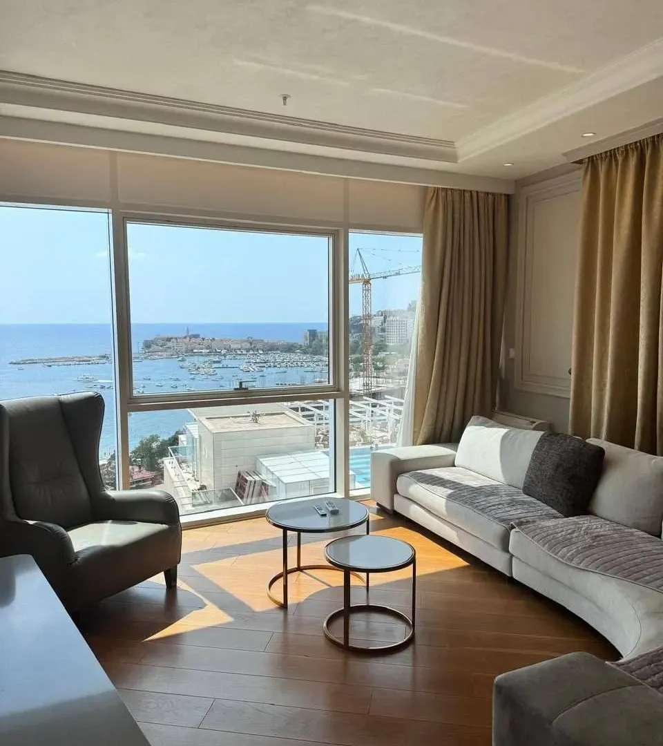 Rent, two bedroom apartment, 135m², Tre Canne, Budva