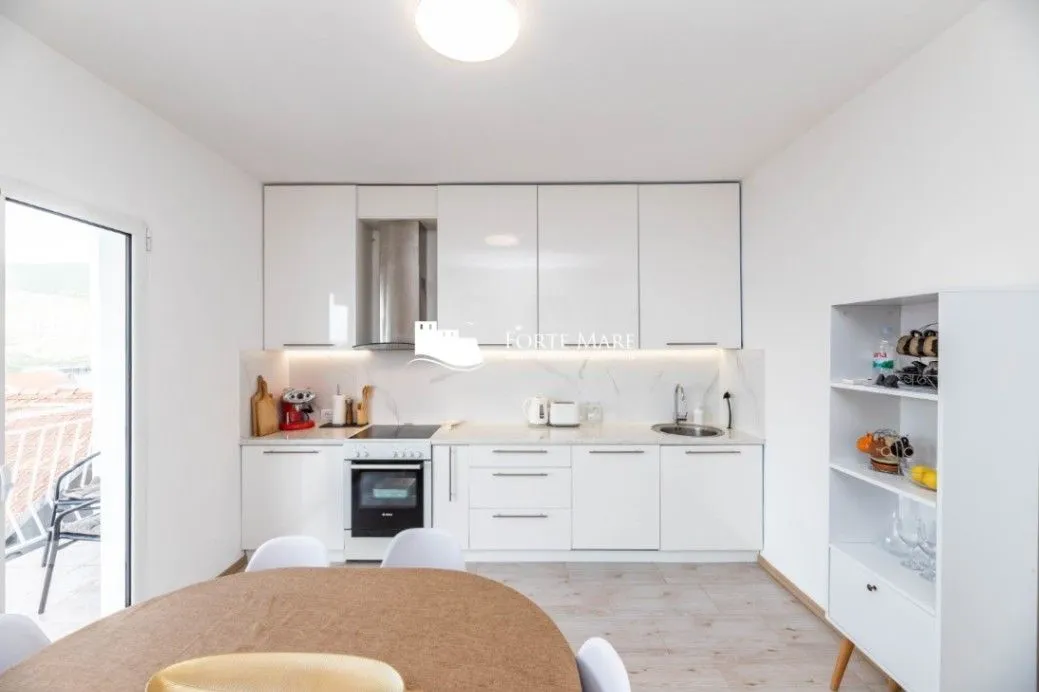 Prodaja, četvorosoban stan, 131m², Gomila, Herceg Novi