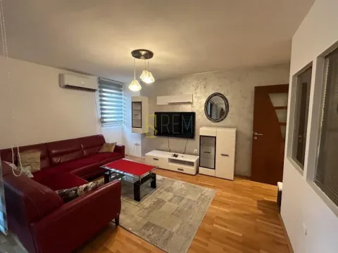 Prodaja, dvosoban stan, 81m2, Blok 5, Podgorica