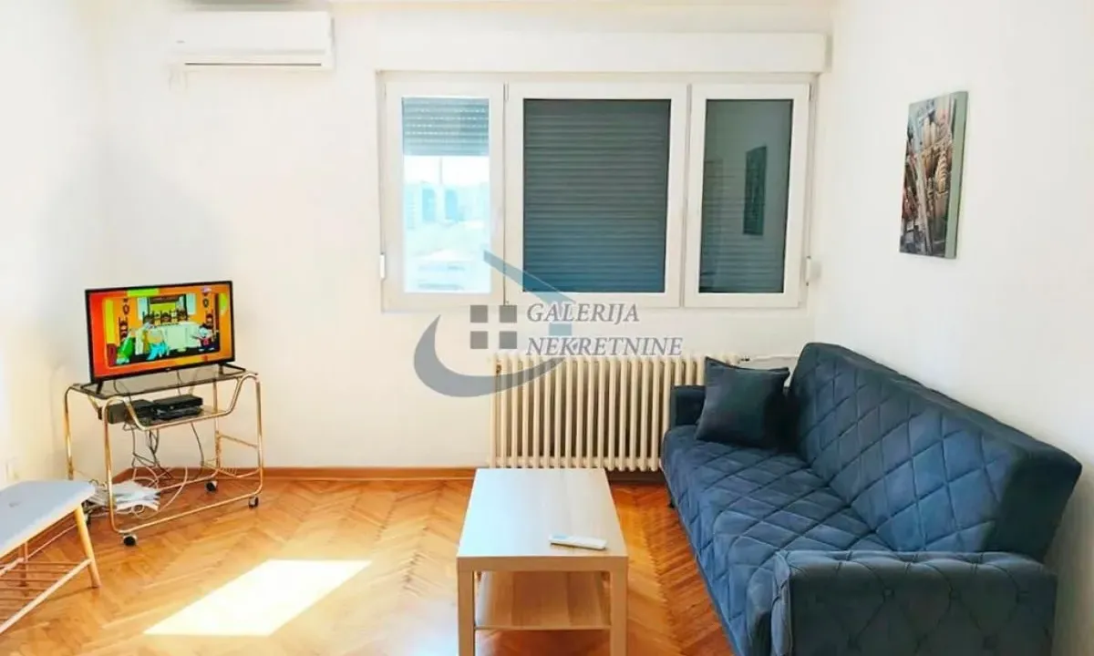 Rent, two bedroom apartment, 45m², Savski Venac, Beograd