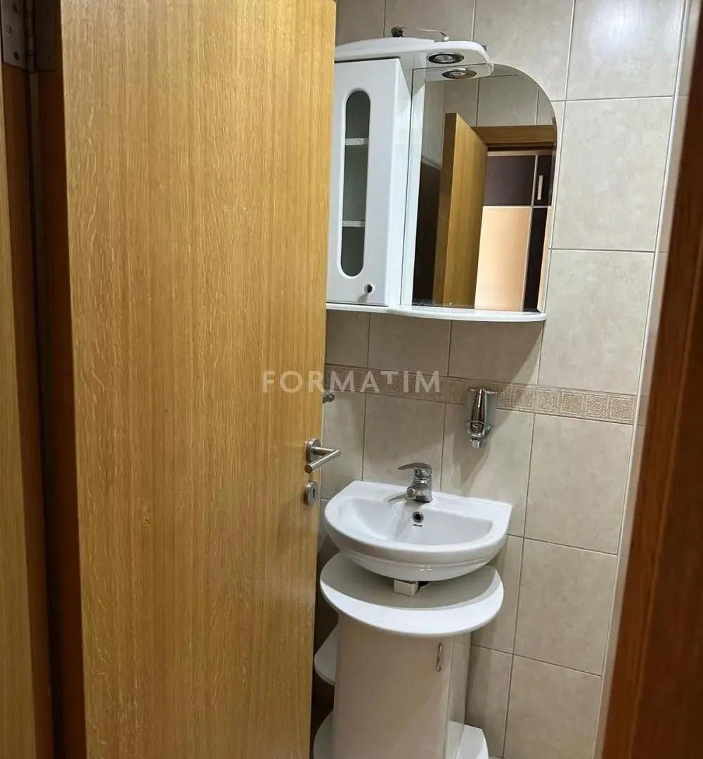 Izdavanje, trosoban stan, 80m², Trošarina, Voždovac Sve Podlokacije