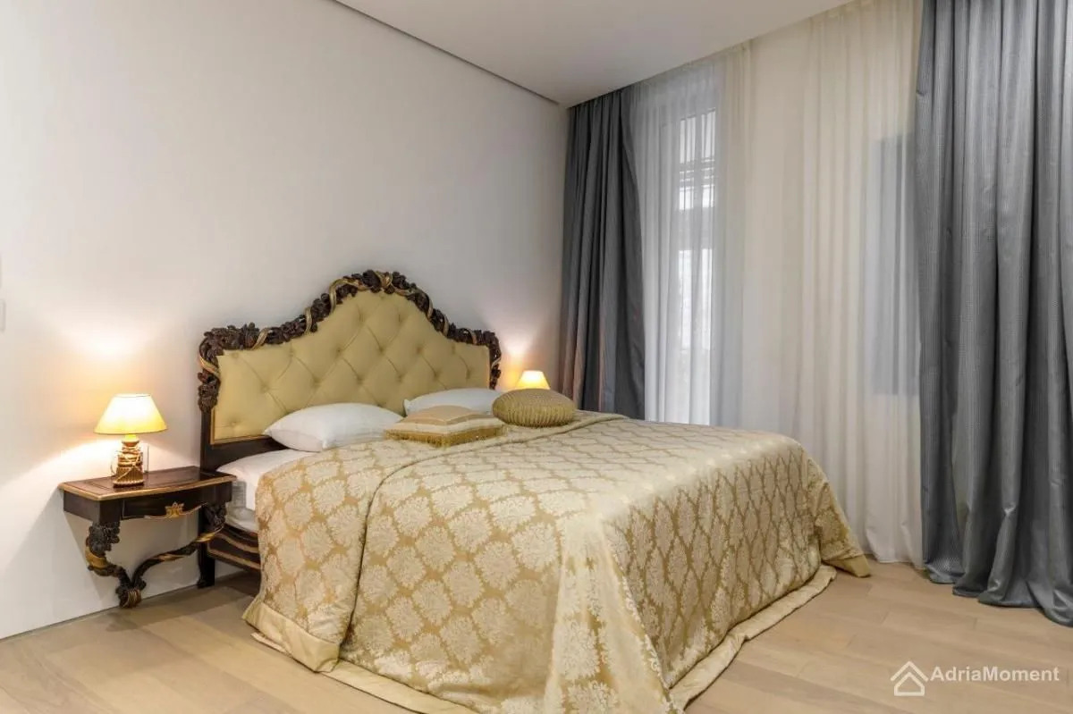 Prodaja, dvosoban stan, 178m², Centar, Budva