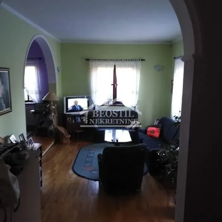 Prodaja, kuća, 197m², Ledine, Beograd