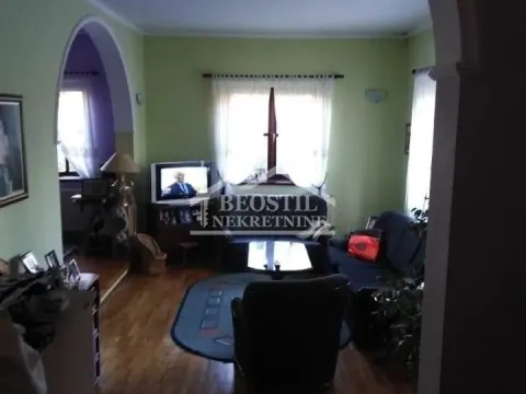 Prodaja, kuća, 197m², Ledine, Beograd - image 1