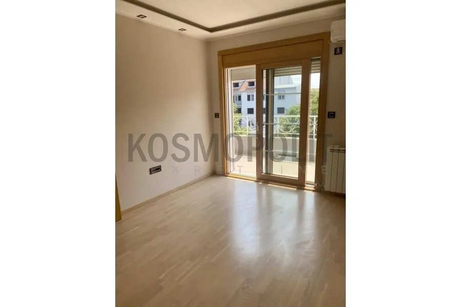 Prodaja, četvorosoban stan, 145m², Centar, Pančevo
