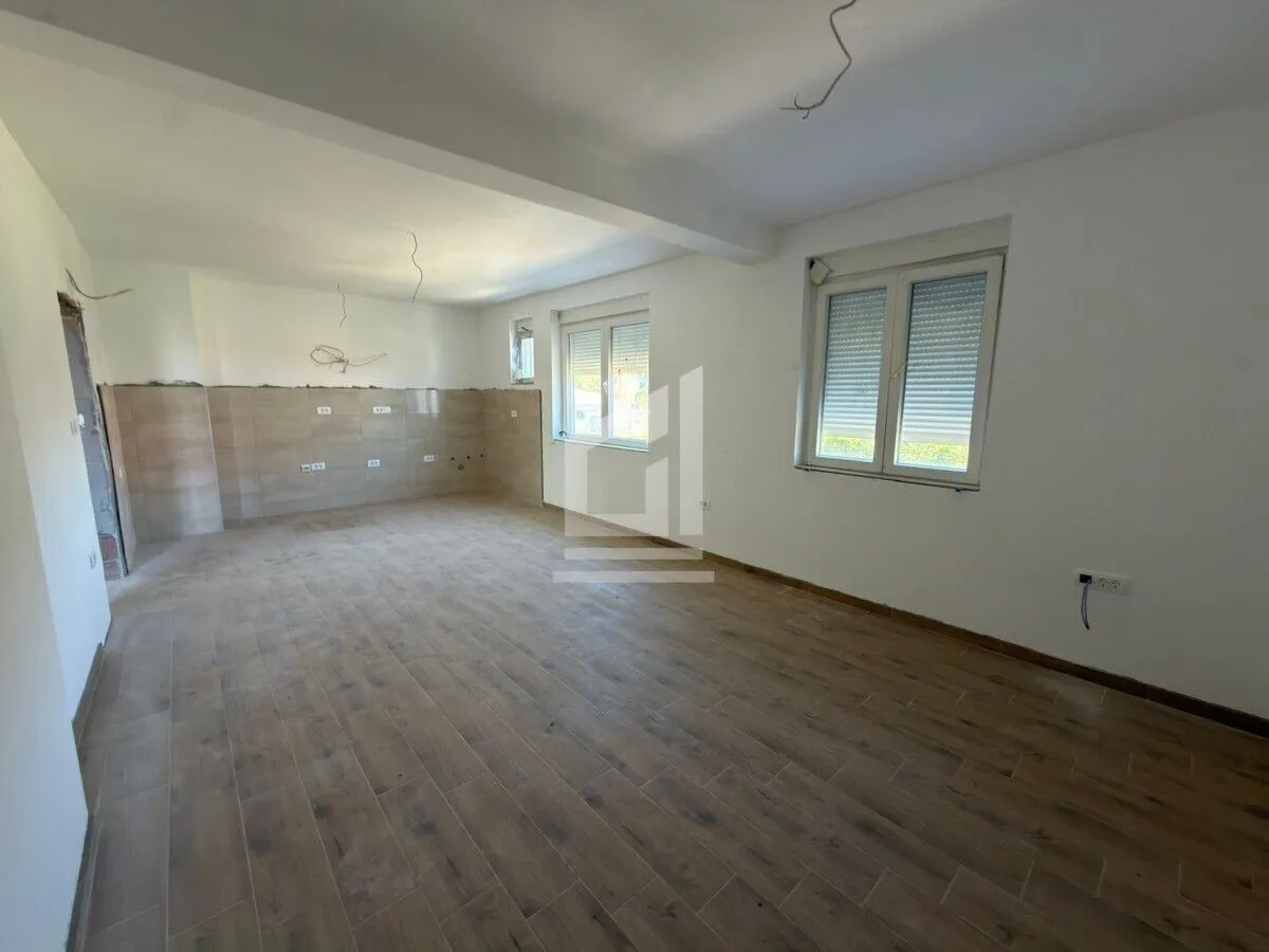 Rent, house, 85m², Tološi, Podgorica