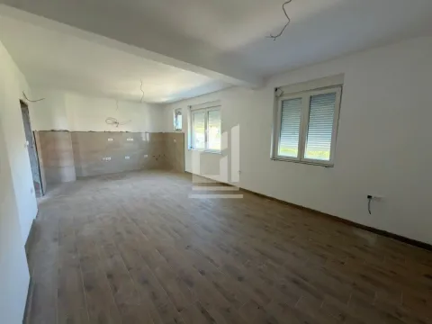 Rent, house, 85m², Tološi, Podgorica - image 2