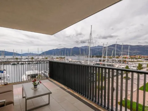 Prodaja, dvosoban stan, 143m², Porto Montenegro, Tivat - image 10