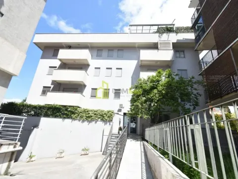 Izdavanje, trosoban stan, 85m², Gorica C, Podgorica - image 19