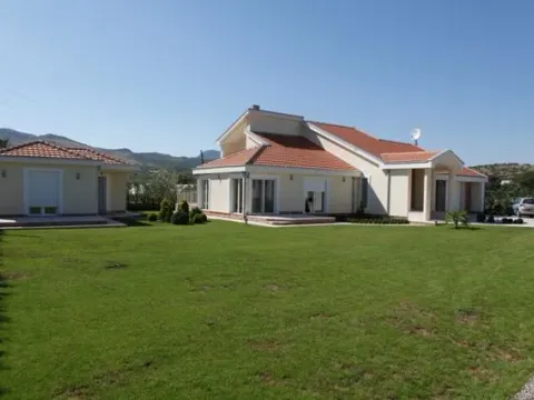 Rent, house, 350m², Donji Kokoti, Podgorica - image 3
