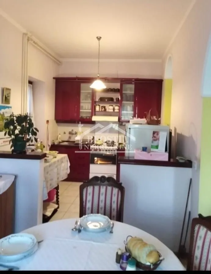 Prodaja, kuća, 197m², Ledine, Beograd