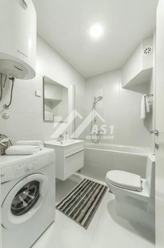 Izdavanje, stan, 26m², Bulevar Oslobodjenja, Novi Sad Sve Podlokacije